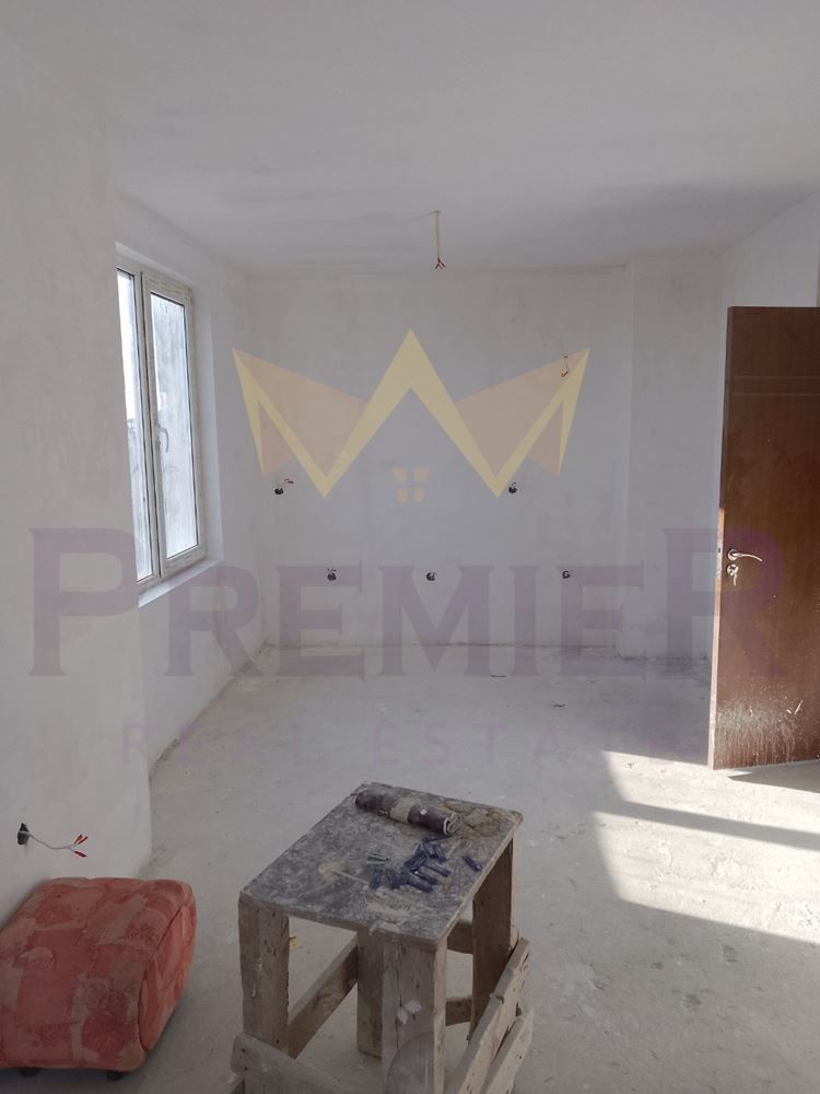 Продава се Двустаен апартамент в Каварна - 65 кв.м за 647 €/кв.м - Снимка #1