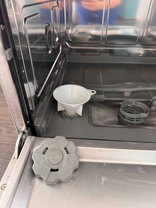 Малка/компактна съдомиялна тип кубче AEG, клас A+, 6 комплекта, инокс