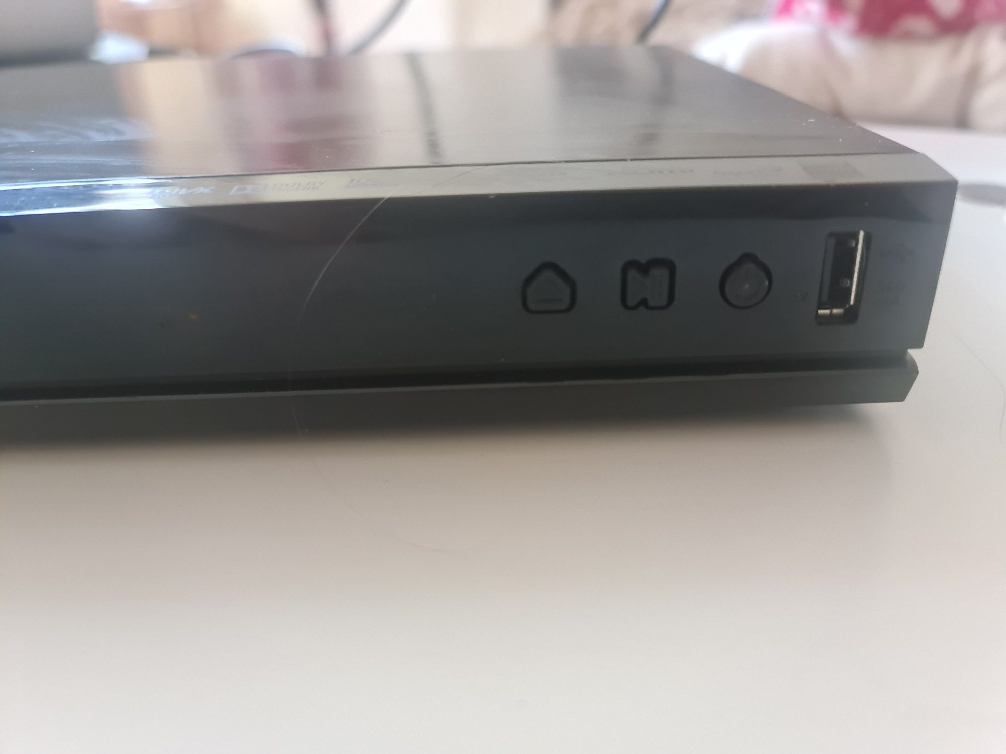 Samsung Blu-Ray BD-J4500R плеър
о през Samsung Blu-Ray BD-J4500 плеър