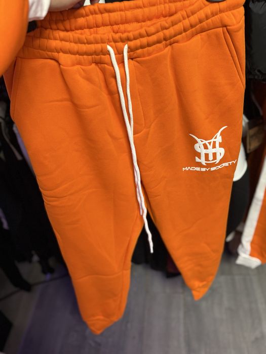 Compleu Made by Society