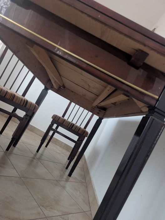 Masă extensibilă vintage cu 6 scaune