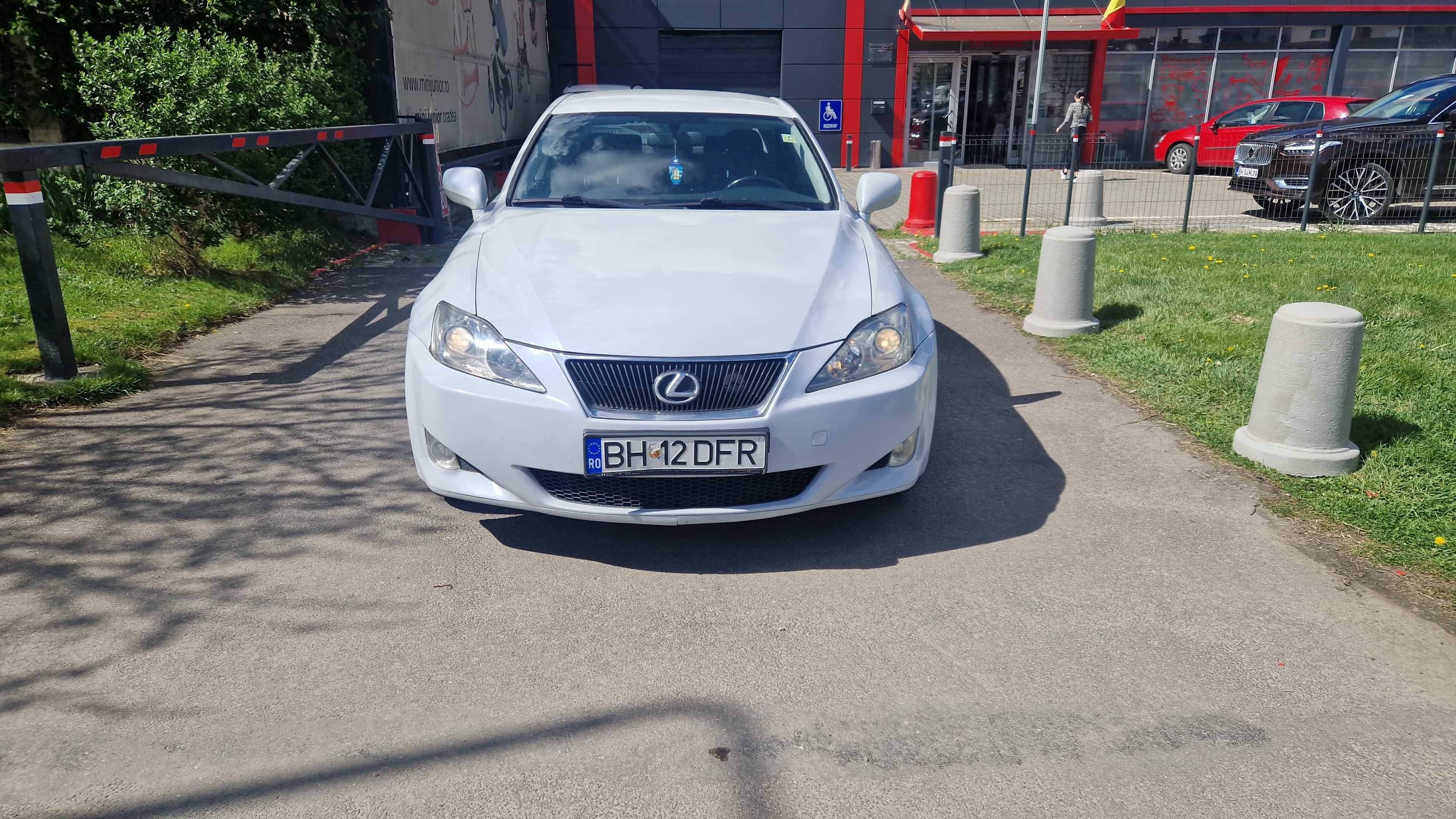 Lexus is220d 2.2d 2008 177cp E4 alb perlat pret 6190eu neg