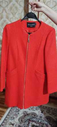 пальто кардиган женская красного цвета.