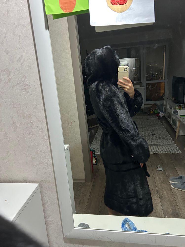 Продам норковую шубу