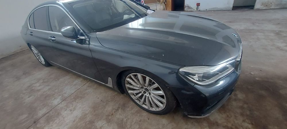 BMW G11 730d 265k