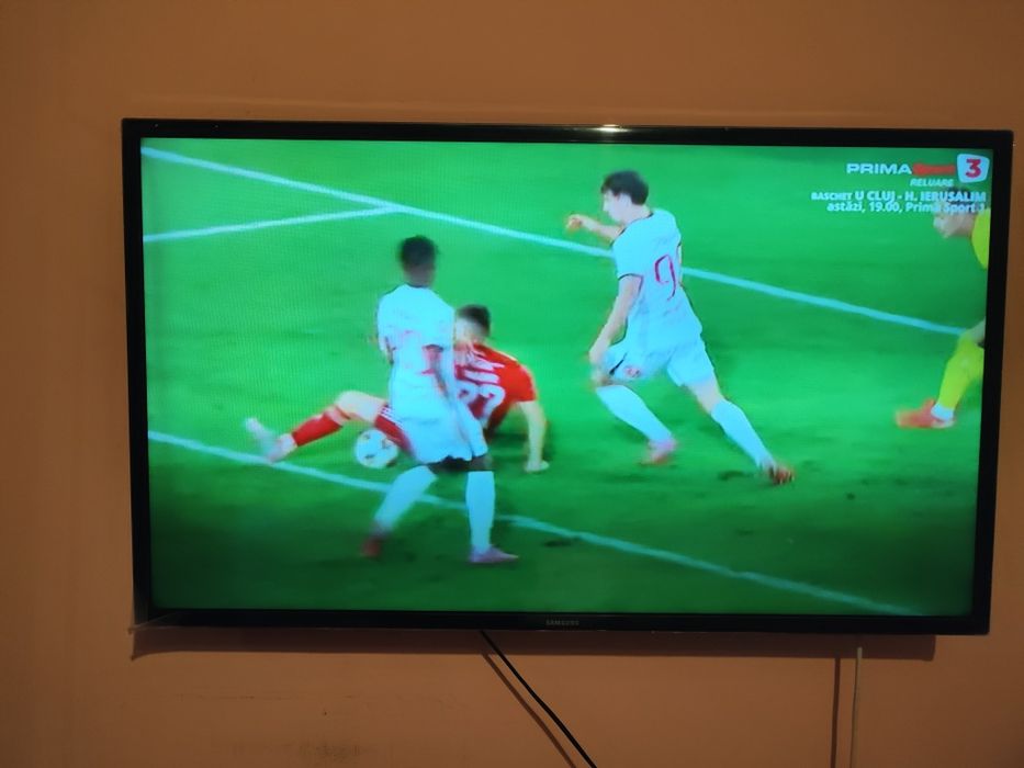 Televizor Smart SAMSUNG 106CM