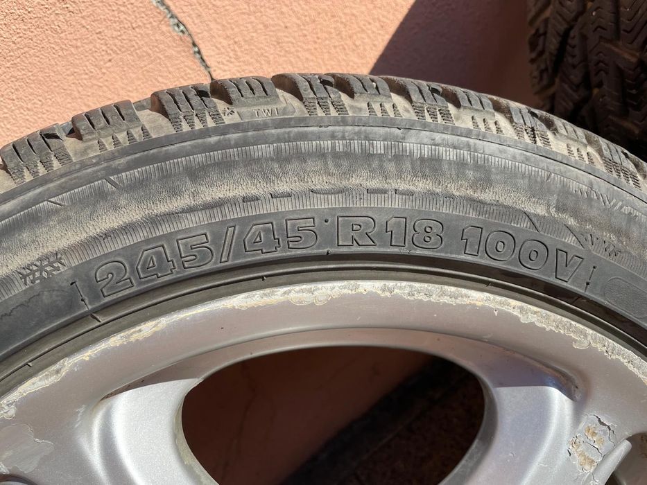 Genți cu cauciucuri Mercedes