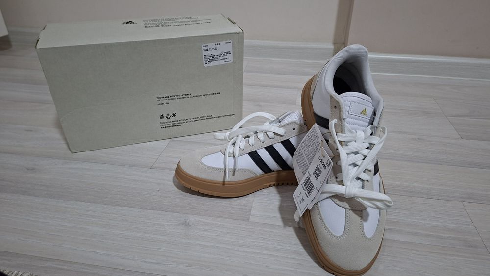 Продаются кроссовки "Adidas" (оригинал)