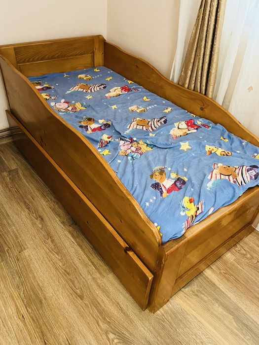 Pat cu saltea in stare buna