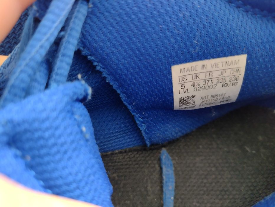 Обувки  Adidas няколко вида