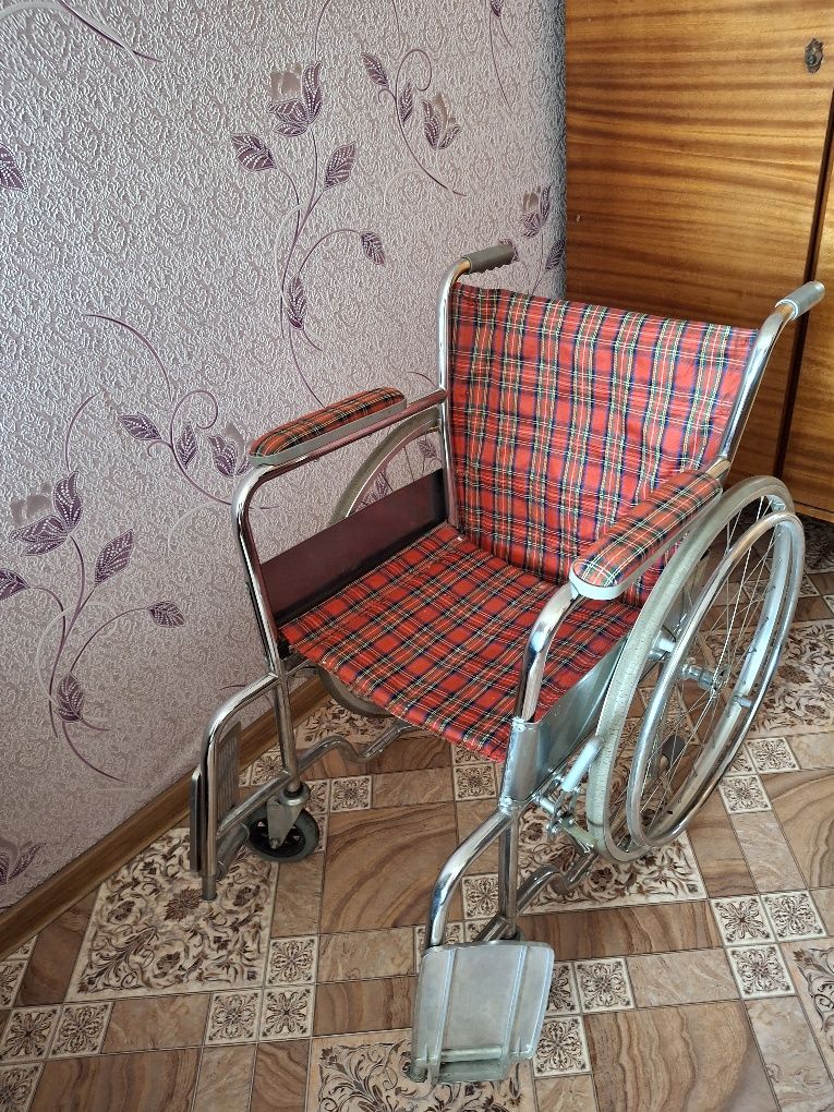 Инвалидная коляска