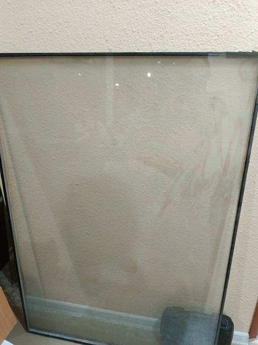 Отдам даром, бесплатно стеклопакет двойной и стекла от шкафа