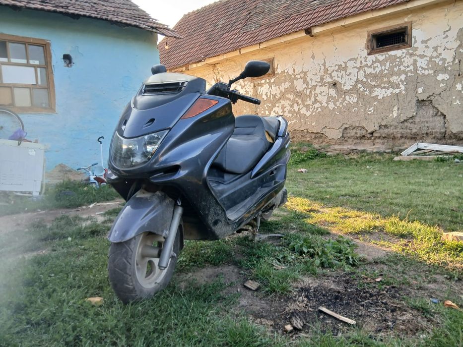 Scuter in stare foarte buna vând sau schimb