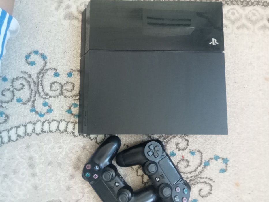 PS4 игровая приставка