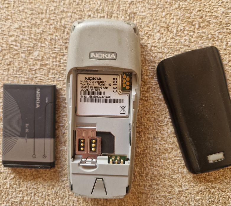 Nokia 1100 cu încărcător original