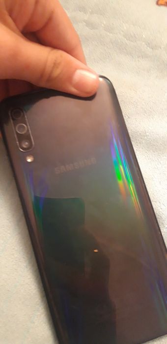 Самсунг а50 64гб