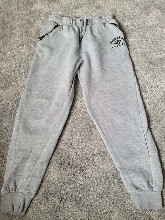 Vand pantaloni baieti, marimea 134/146 cm. Nr.buc.: 7