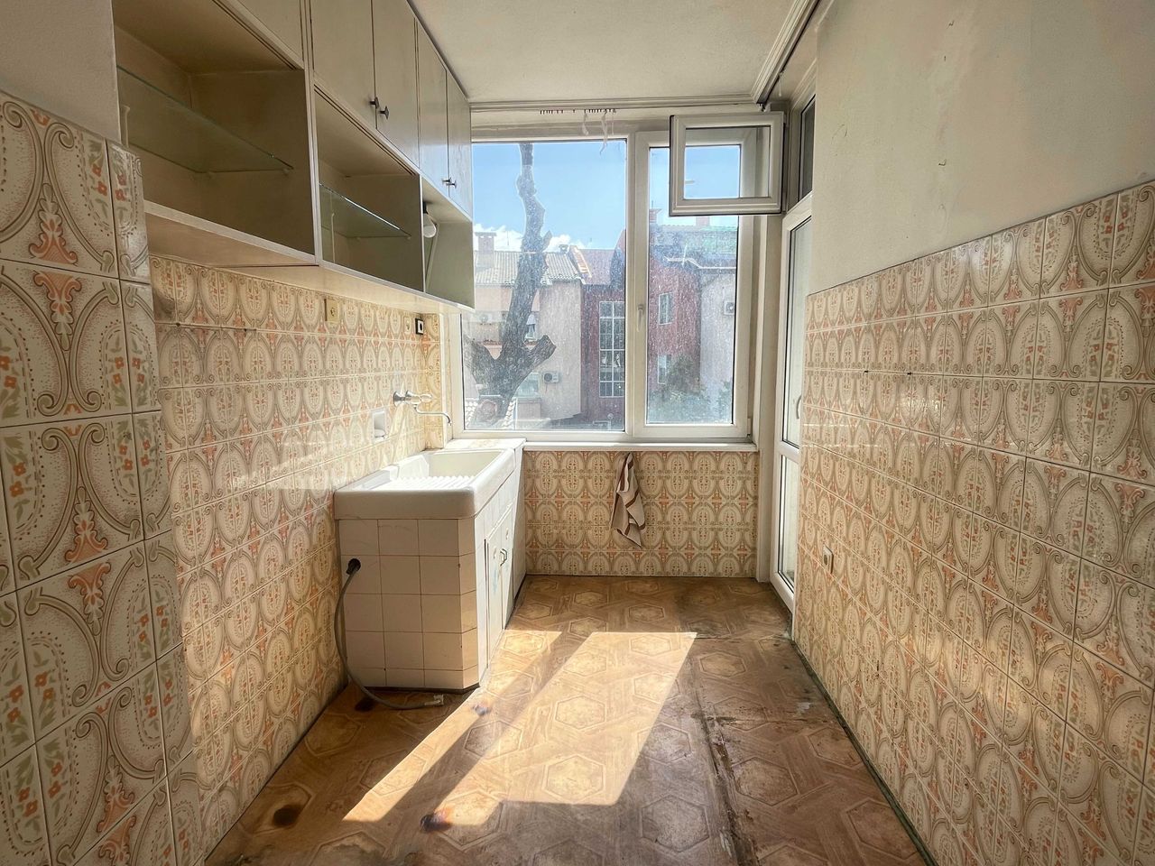 Продава се Тристаен апартамент в Габрово, Център - 116 кв.м за 660 €/кв.м - Снимка #4
