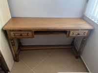 Дървено бюро