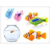 Плуващи рибки различни цветове