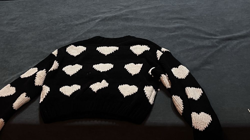 Свитер с сердечками