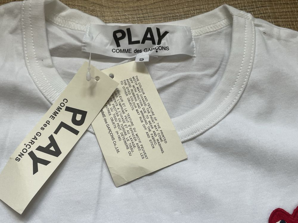 Tricou Cdg Comme de Garçons Alb cu Roșu