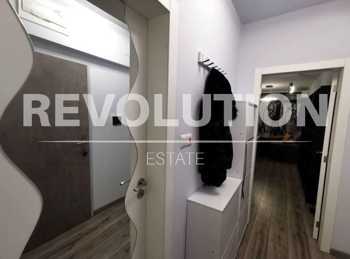 Дава се под наем Двустаен апартамент в Варна, Център - 80 кв.м за 900 € - Снимка #6