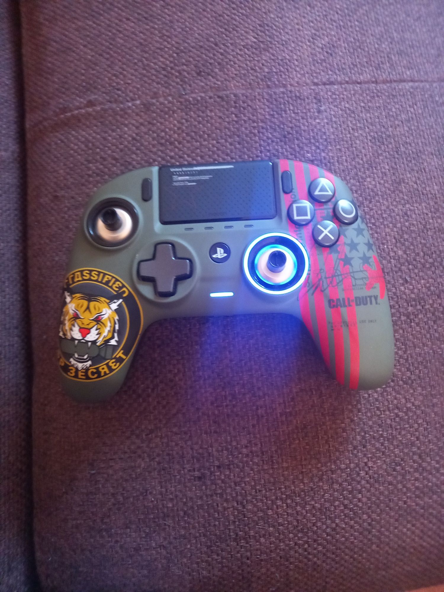 Controler nacon care are lipsă joystick-uri