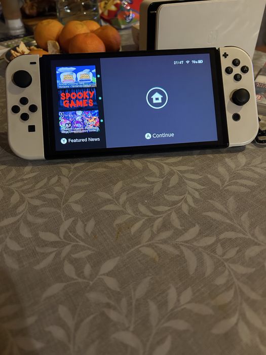 Nintendo switch oled с две игри