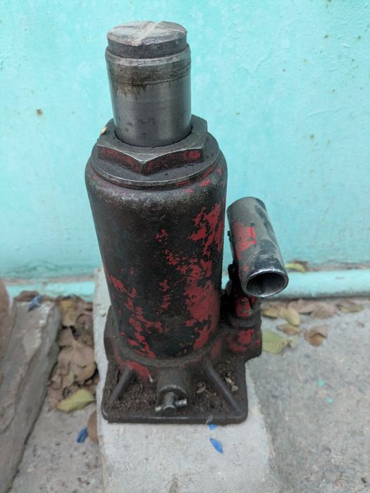 Домкрат гидравлический