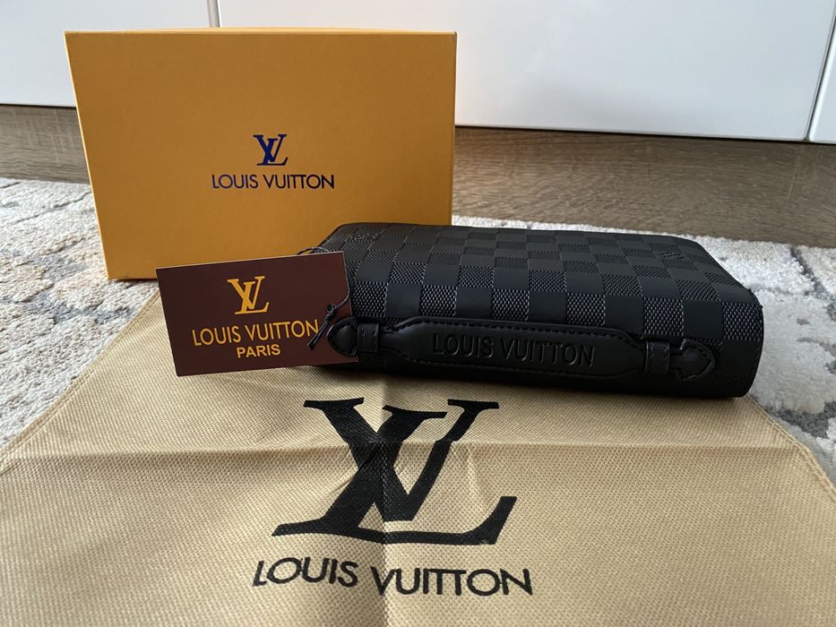Мъжко портмоне на Louis Vuitton