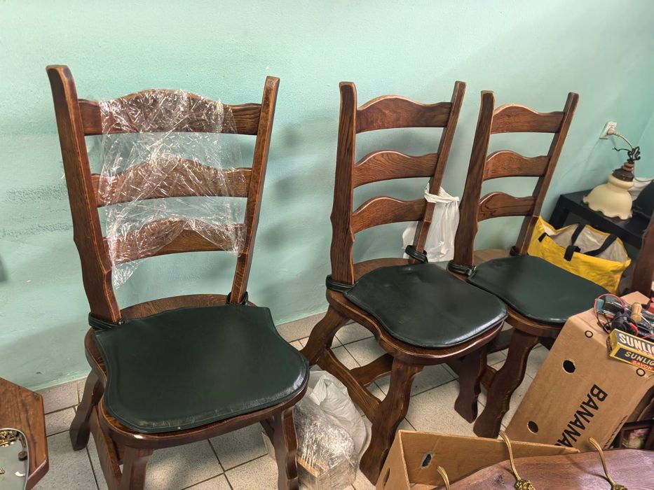 4 масивни Стола от екзотично дърво