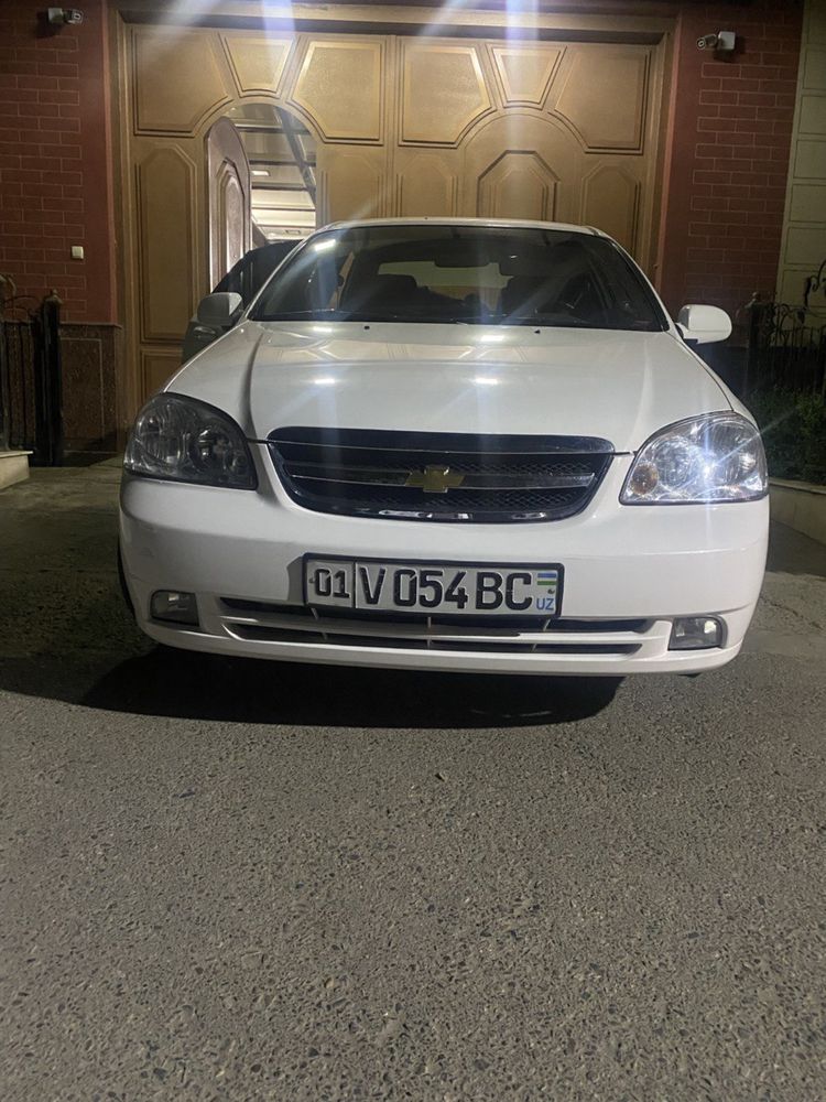 Lacetti sotiladi