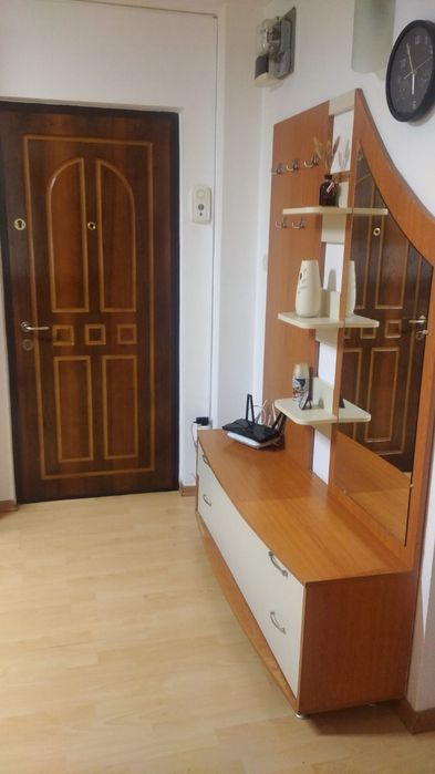Vând apartament cu 4 camere, str. Macilor nr.11