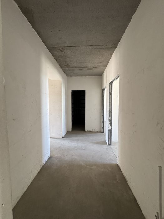 Urganch cityda 3 xonali kvartira sotiladi.