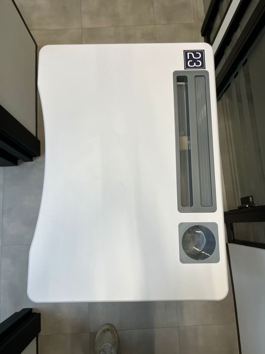 Компьютерный стол для ноутбука