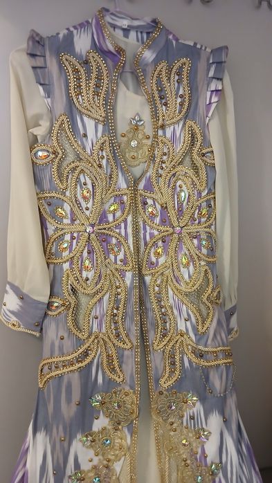 Kelin liboslari sifatli Farg'ona Oltiariqda