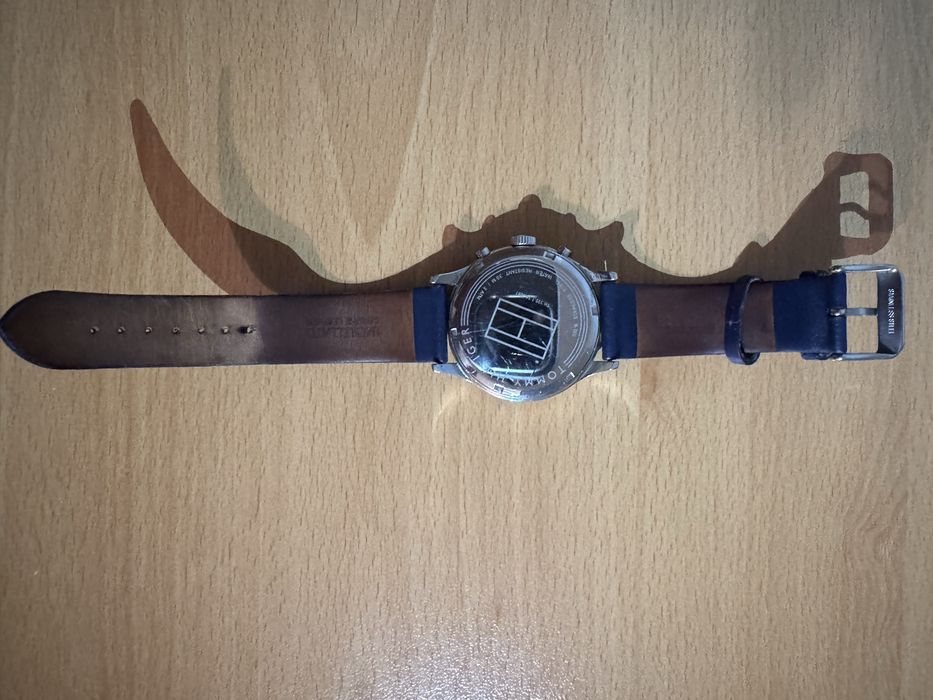 Часовник Tommy Hilfiger