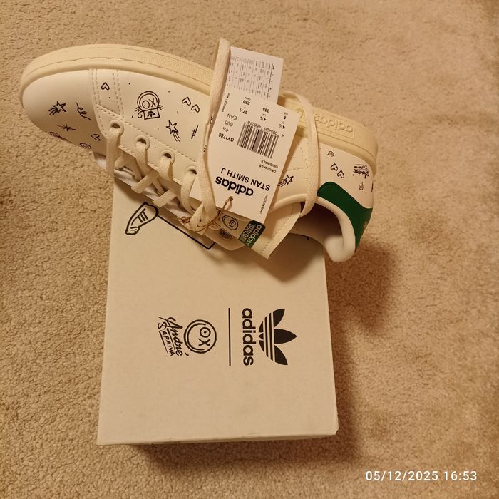 Adidași Adidas Stan Smith J,noi cu eticheta