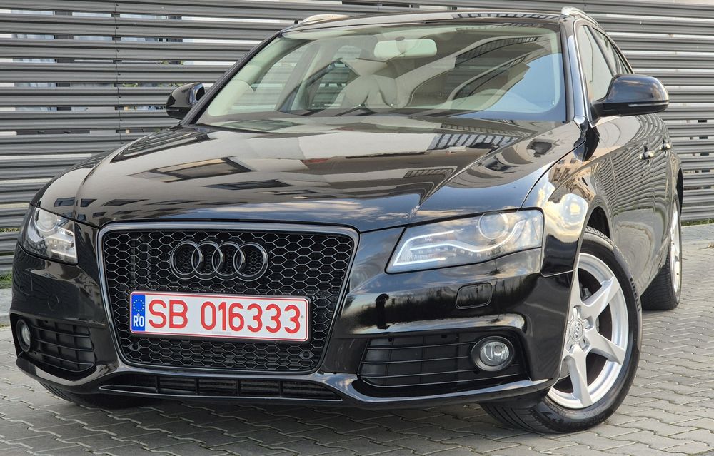 Vând Audi A4 Avant