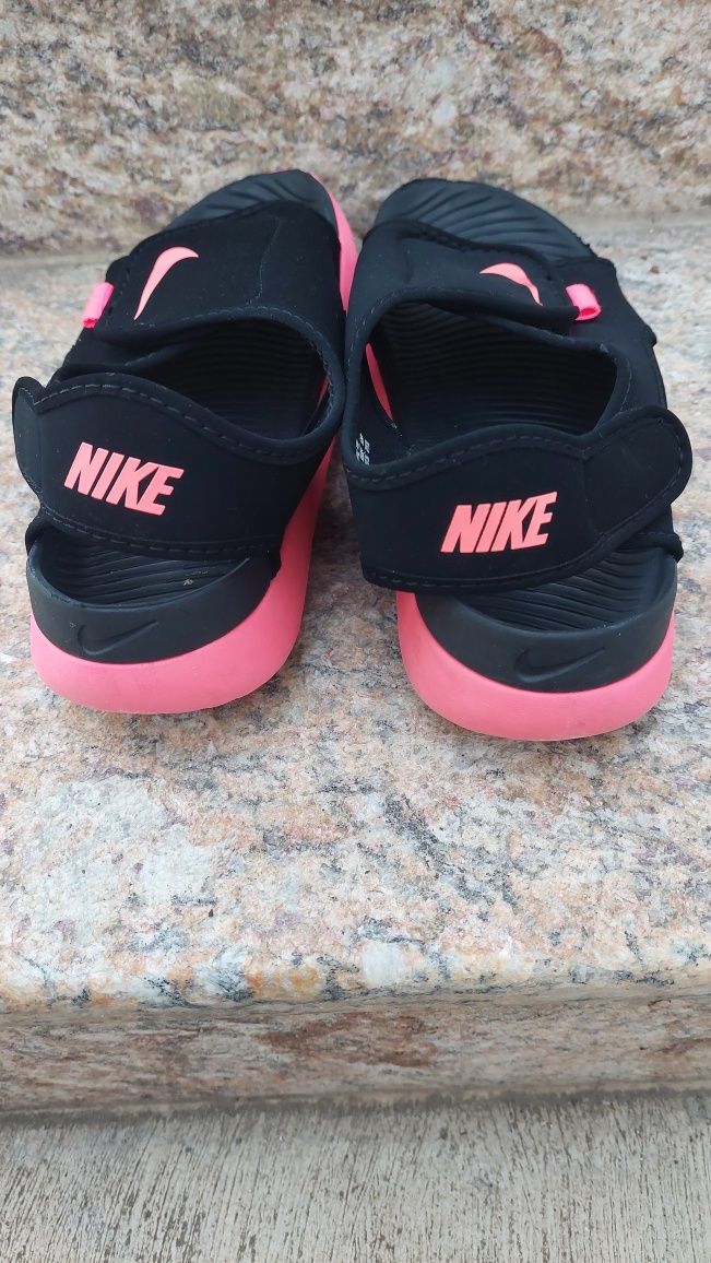 Сандали Nike ном.37.5