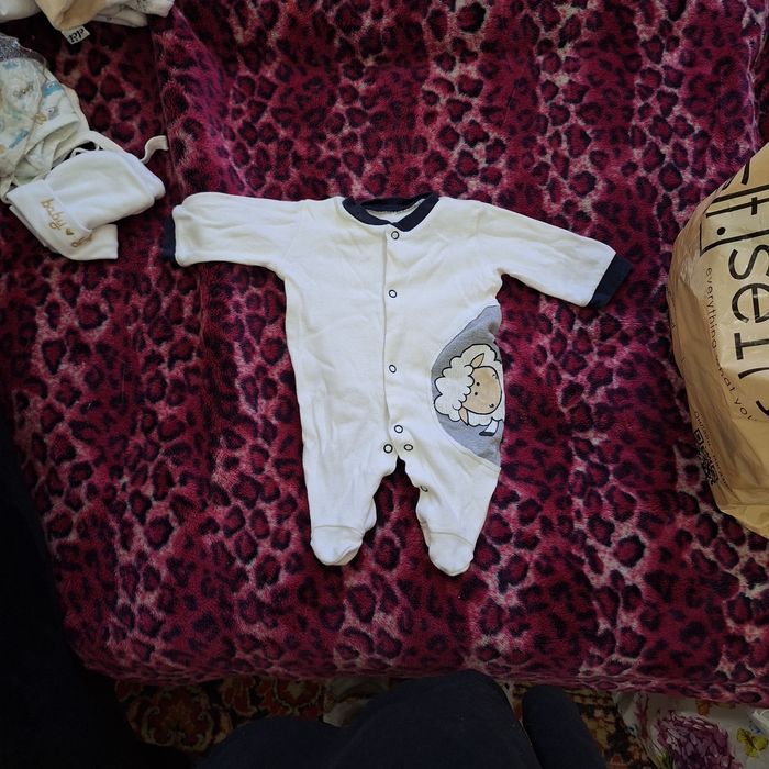 Продам детские вещи от 0 до 5 месяцев