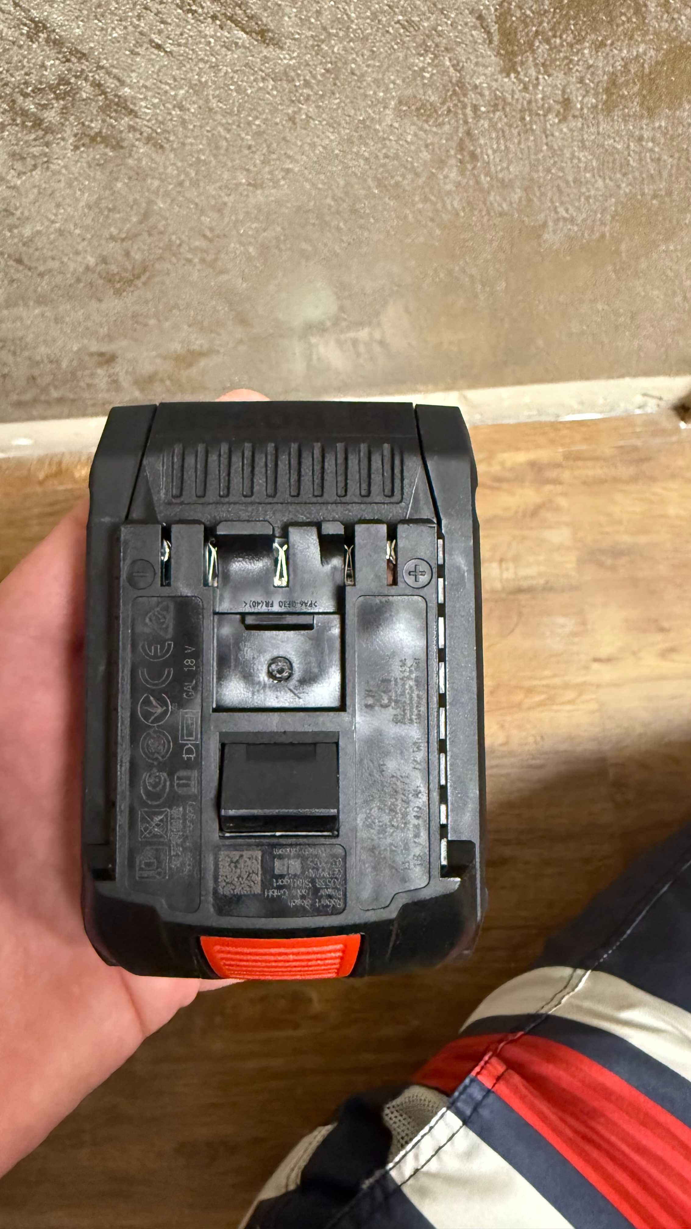 Bosch Professional ProCORE18V 4.0Ah + BOSCH GAL 18V-40 + L-BOXX 136