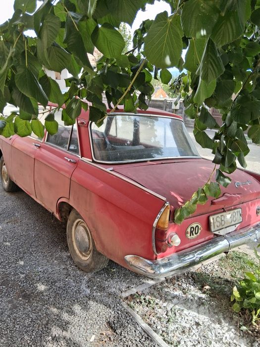 Vând moskvich 408