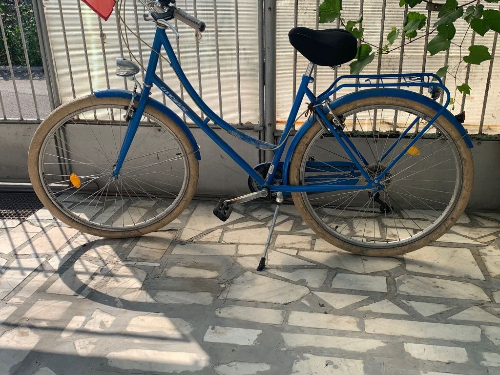 Vând două biciclete