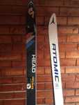 Ski / Schiuri Atomic și Head plus o pereche de Clăpari