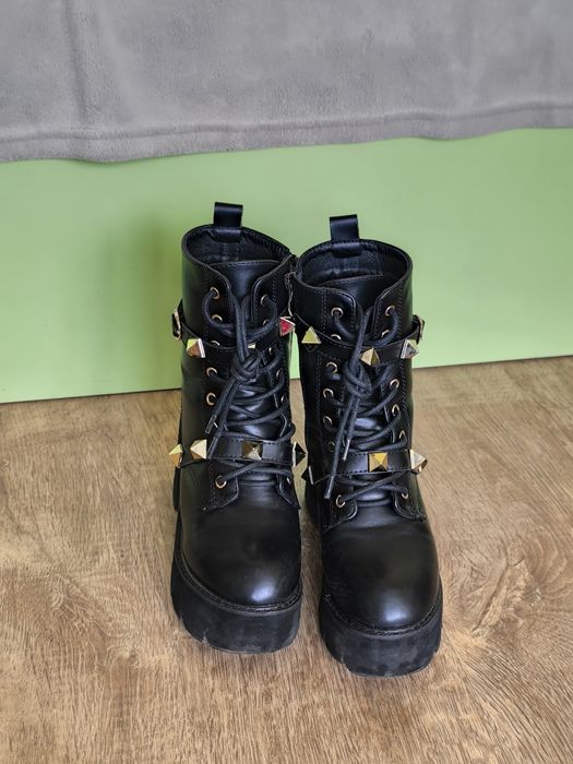 Дамски зимни ботуши