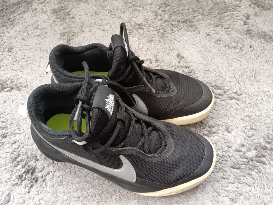 Adidași Nike Team Hustle D10.marimea 39