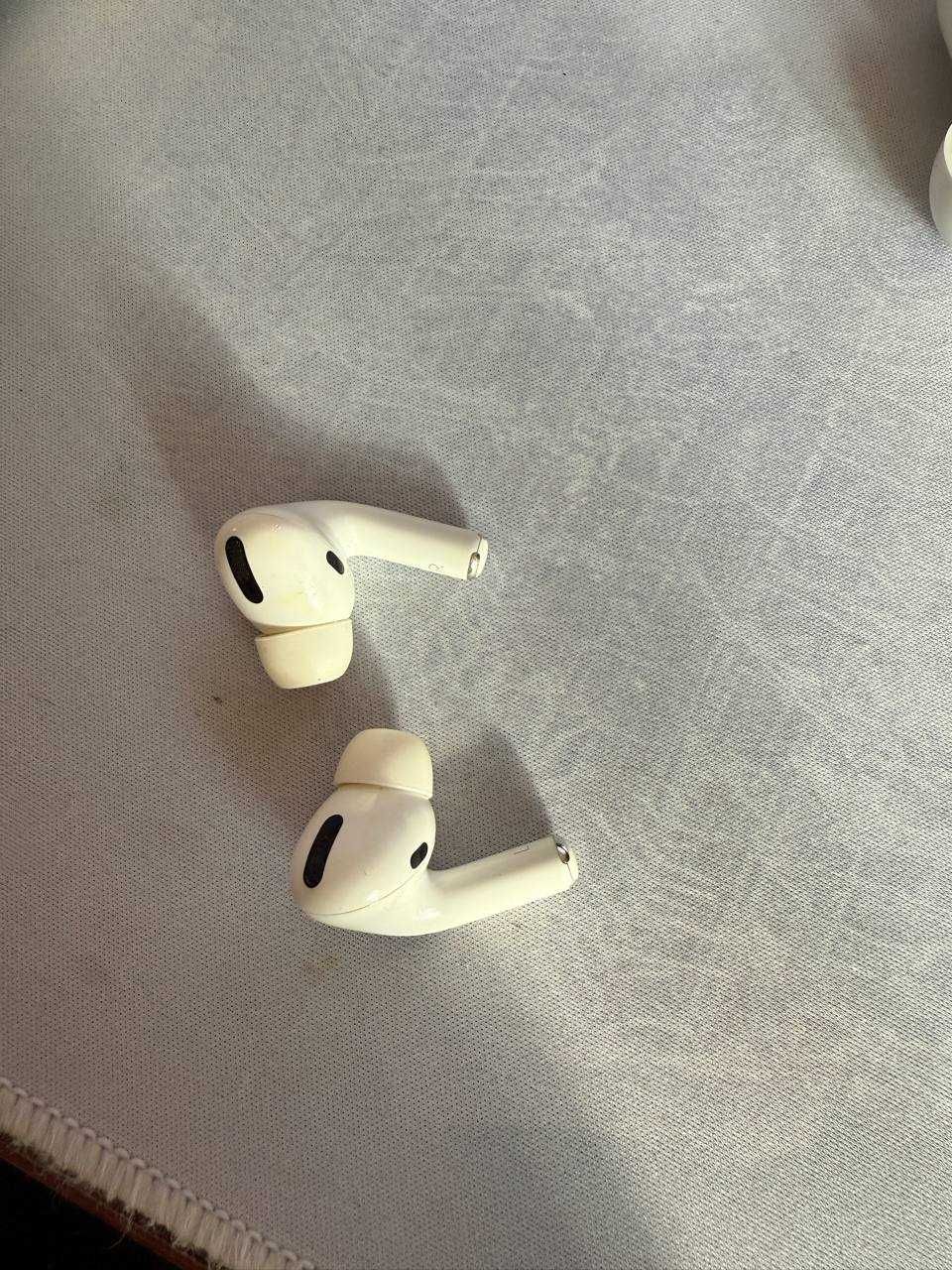 Наушники AirPods Pro