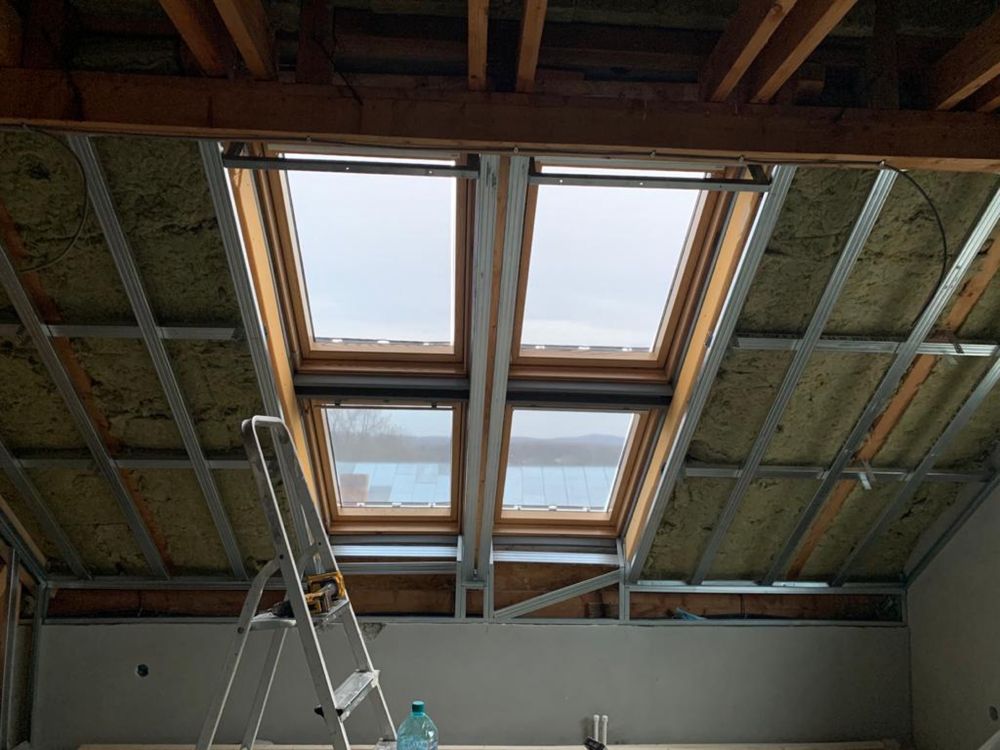 Montez Ferestre de mandarda Velux Fakro Roto si alte marci